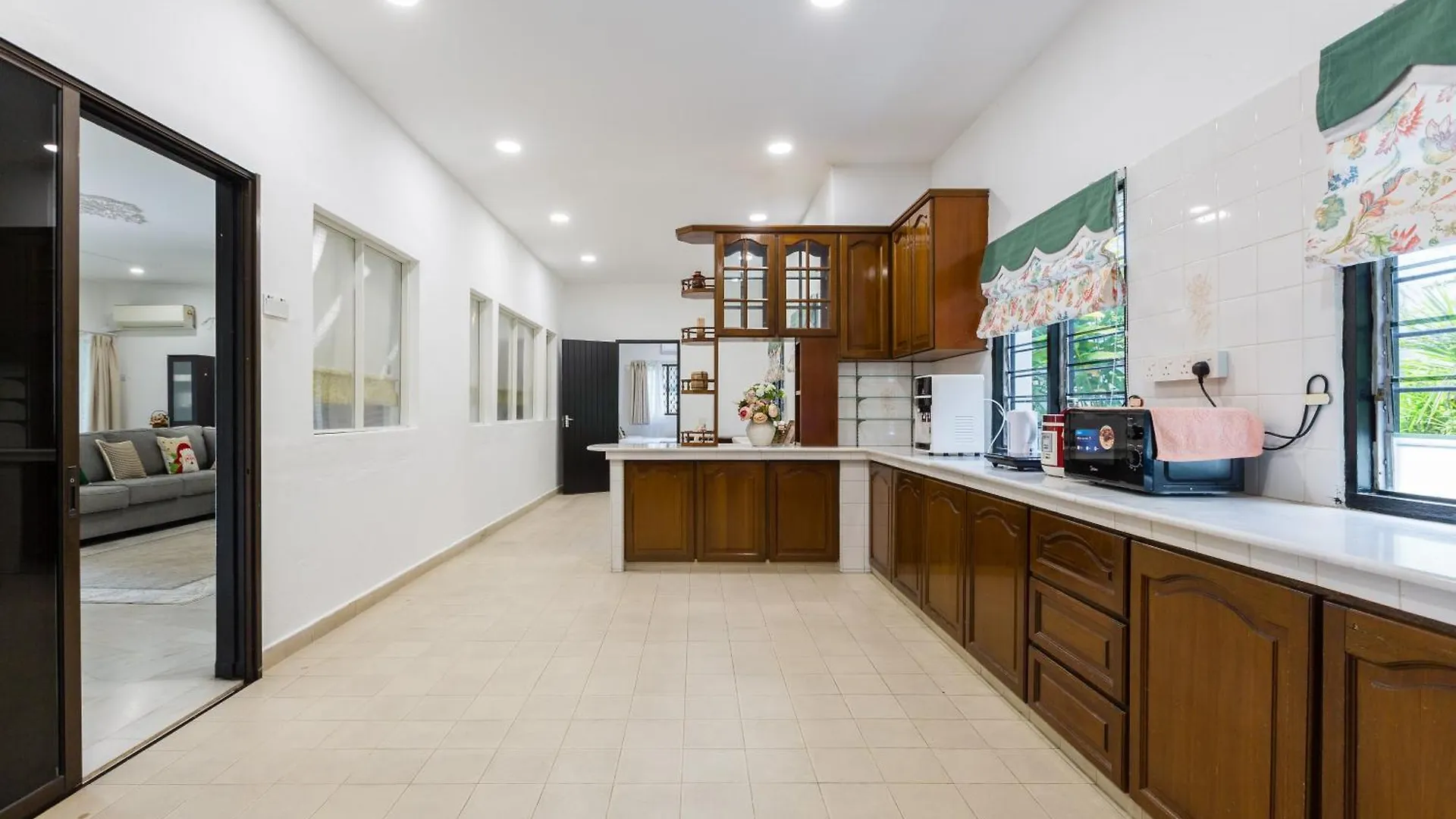 35 Home4Stay Tanjong Bungalow Wedding Bbq Near Beach Restaurant Tanjung Bungah  Holiday home Tanjung Bungah (Penang)
